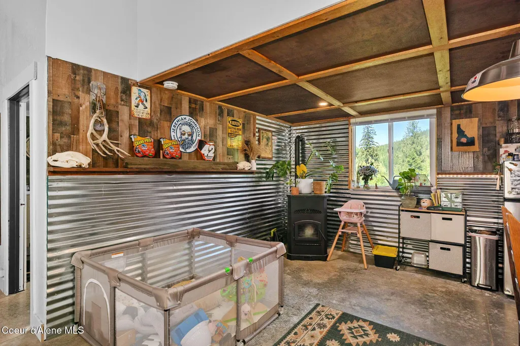 1446 Sagle Creek Road Sagle ID 83860