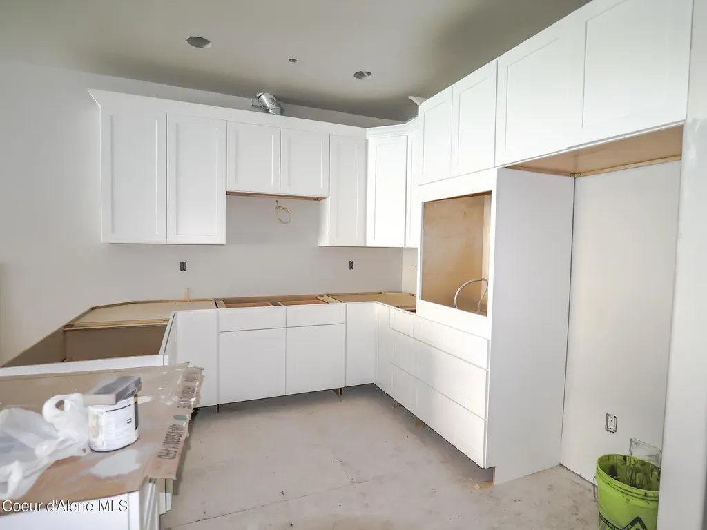 18050 E Mount Eagen Loop Bayview ID 83803