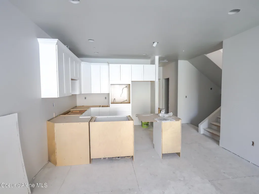 18050 E Mount Eagen Loop Bayview ID 83803
