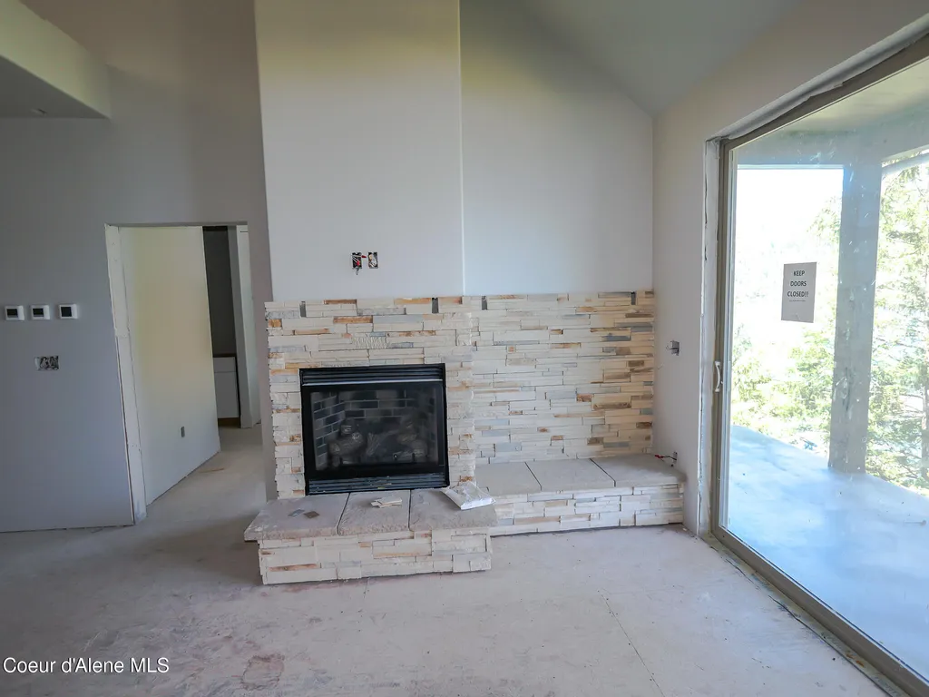 18050 E Mount Eagen Loop Bayview ID 83803