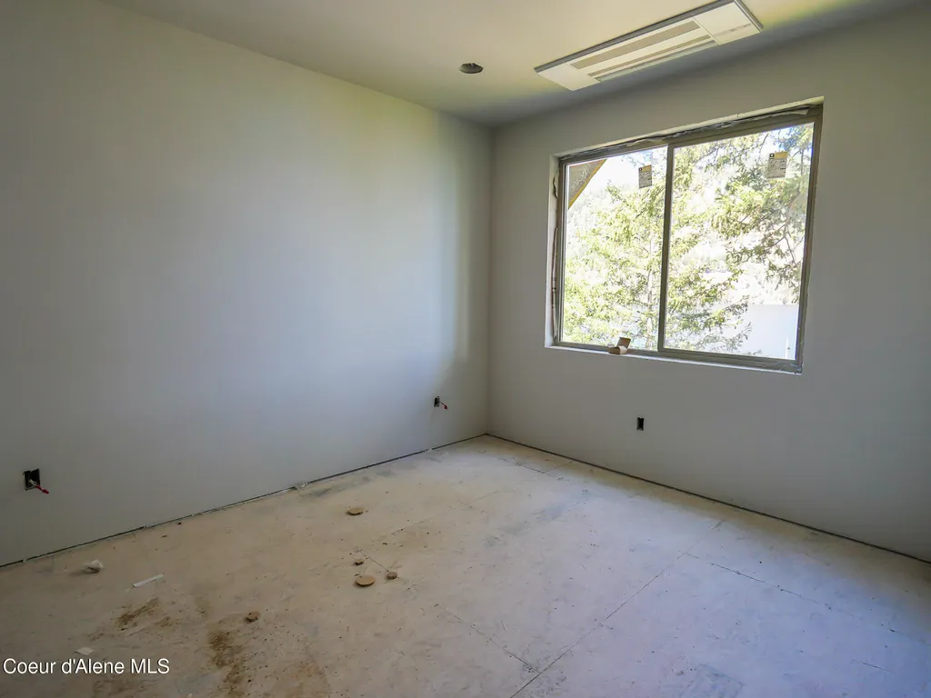 18050 E Mount Eagen Loop Bayview ID 83803