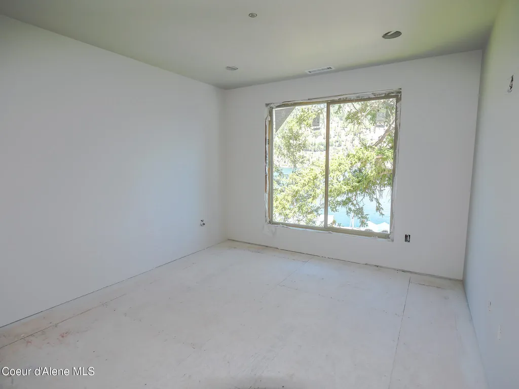 18050 E Mount Eagen Loop Bayview ID 83803