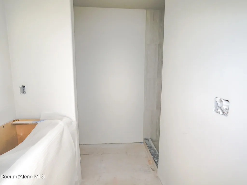 18050 E Mount Eagen Loop Bayview ID 83803