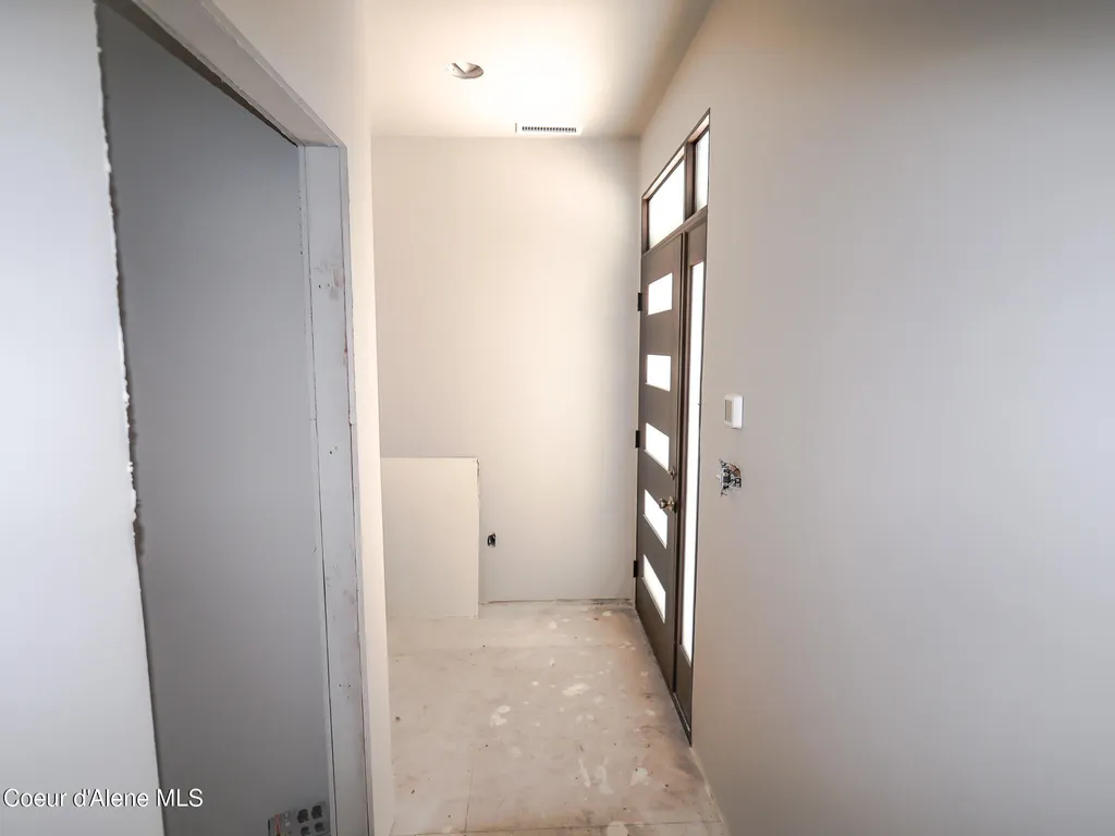 18050 E Mount Eagen Loop Bayview ID 83803