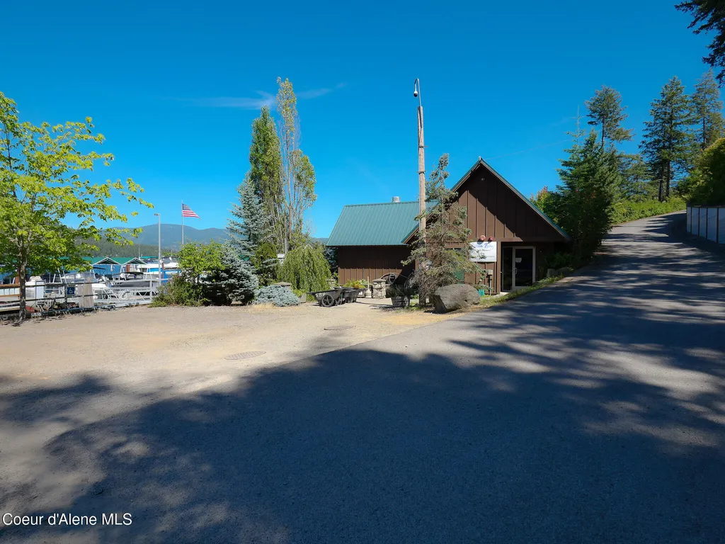 18050 E Mount Eagen Loop Bayview ID 83803