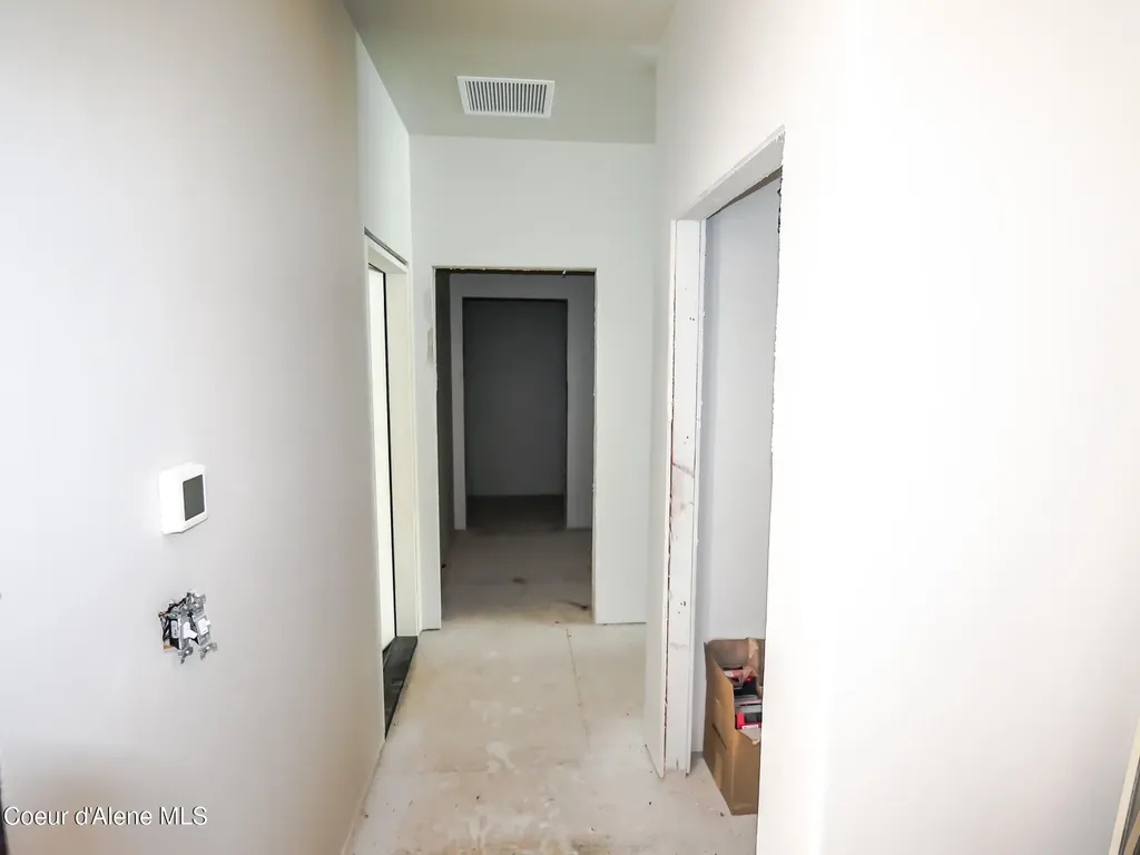 18050 E Mount Eagen Loop Bayview ID 83803
