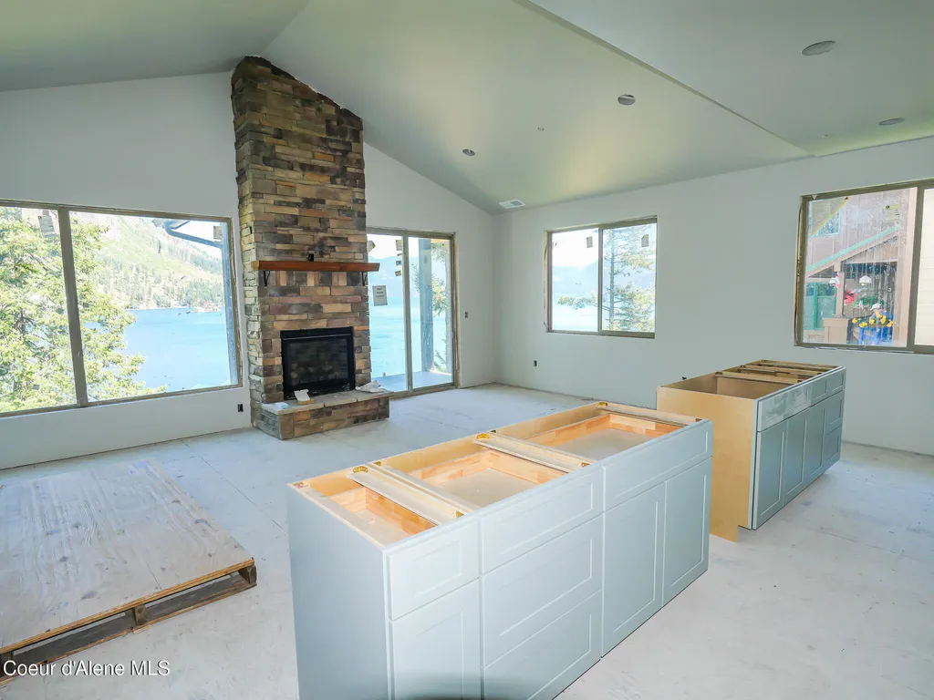 18040 E Mount Eagen Loop Bayview ID 83803
