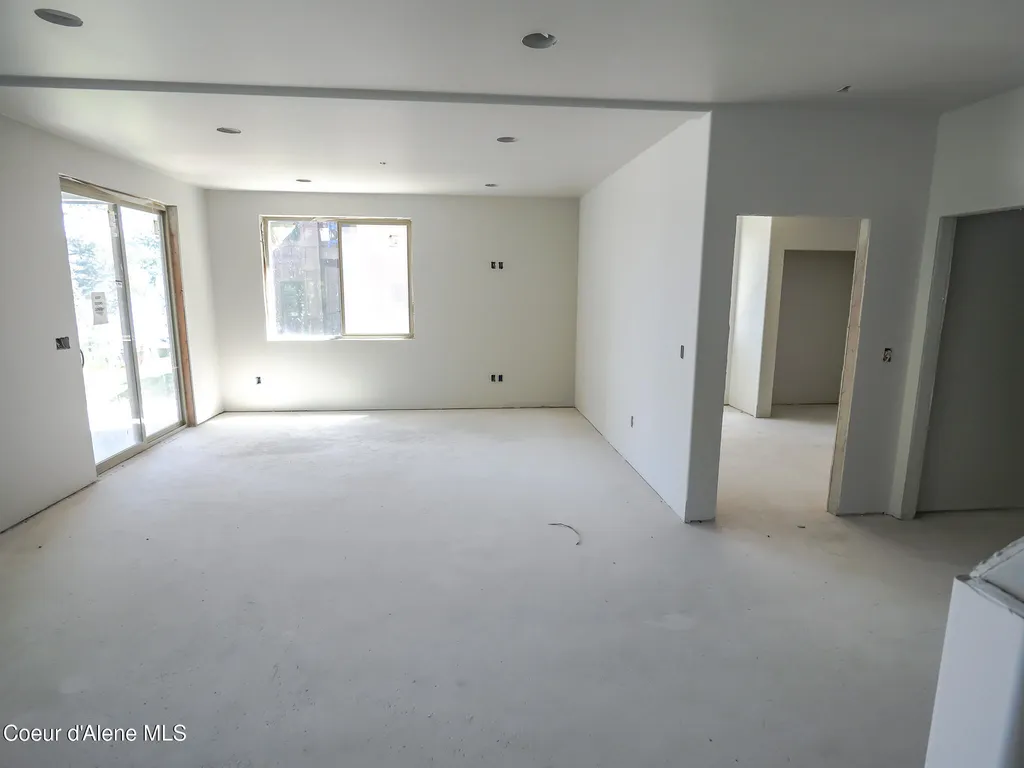 18040 E Mount Eagen Loop Bayview ID 83803