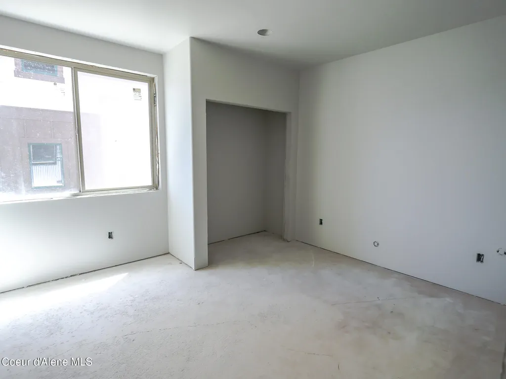 18040 E Mount Eagen Loop Bayview ID 83803