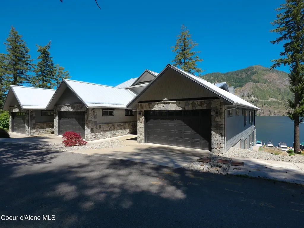 18040 E Mount Eagen Loop Bayview ID 83803