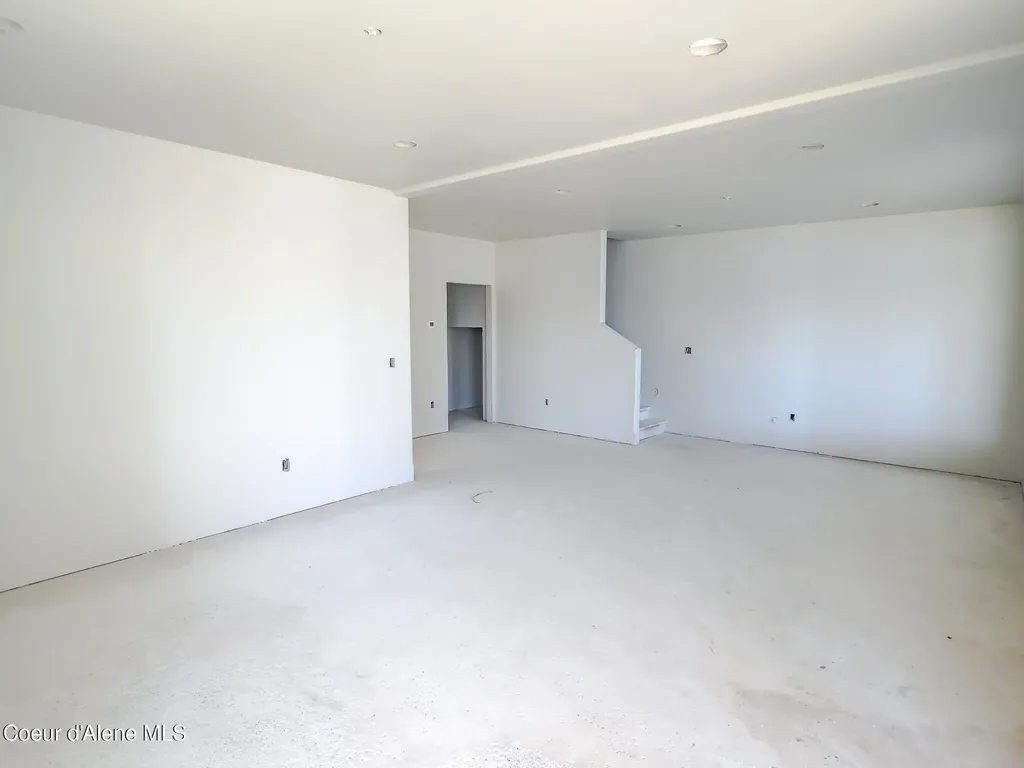 18040 E Mount Eagen Loop Bayview ID 83803