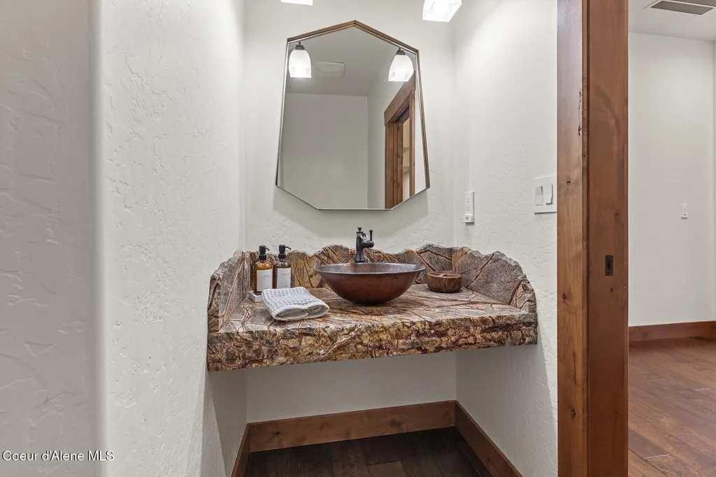 3674 E Basin Falls Road Hayden ID 83835