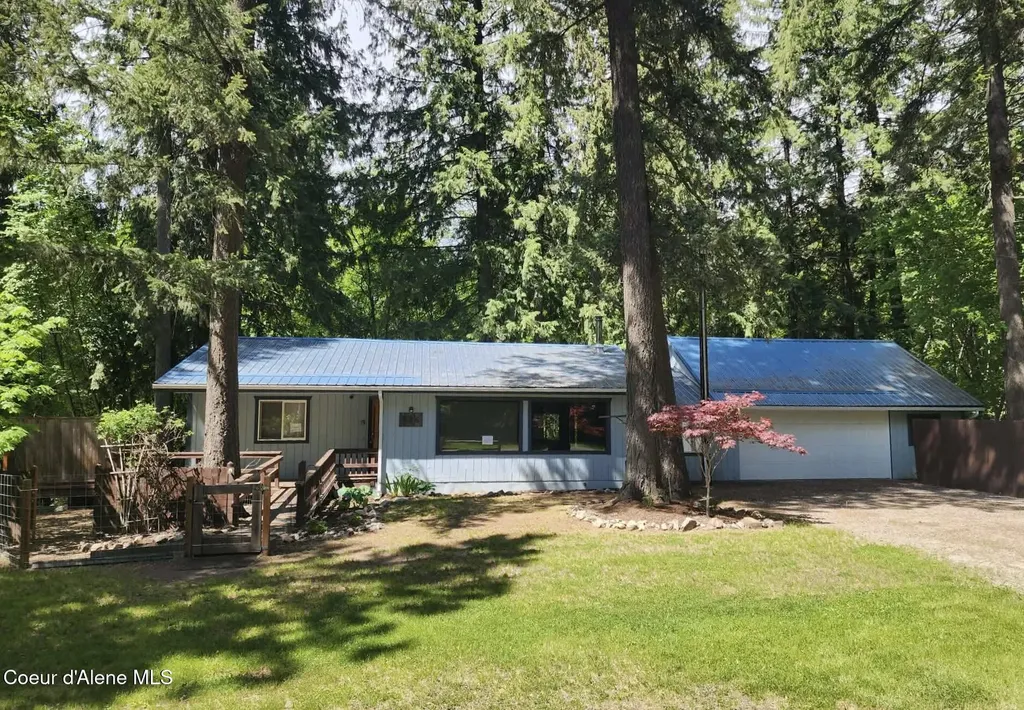 126 Creekside Lane Hope ID 83836