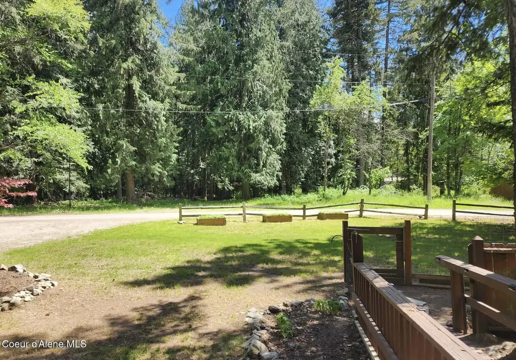 126 Creekside Lane Hope ID 83836