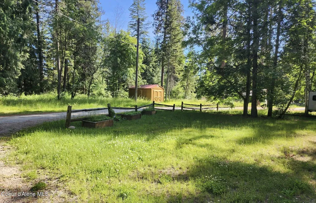 126 Creekside Lane Hope ID 83836