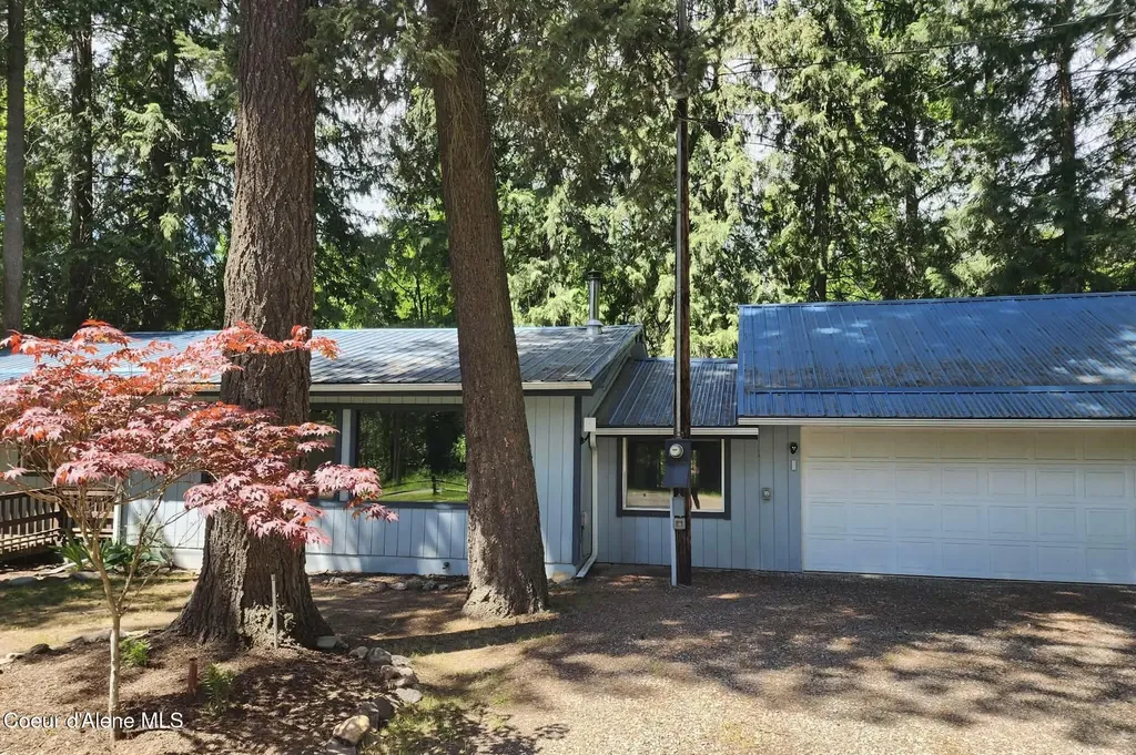 126 Creekside Lane Hope ID 83836