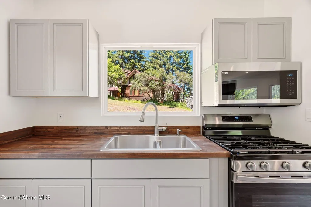 62766 S Powderhorn Bay Road Harrison ID 83833