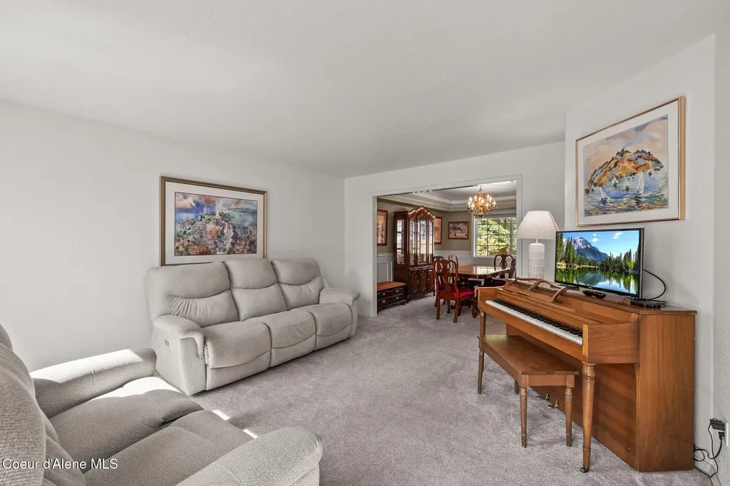 5168 E River Place Post Falls ID 83854