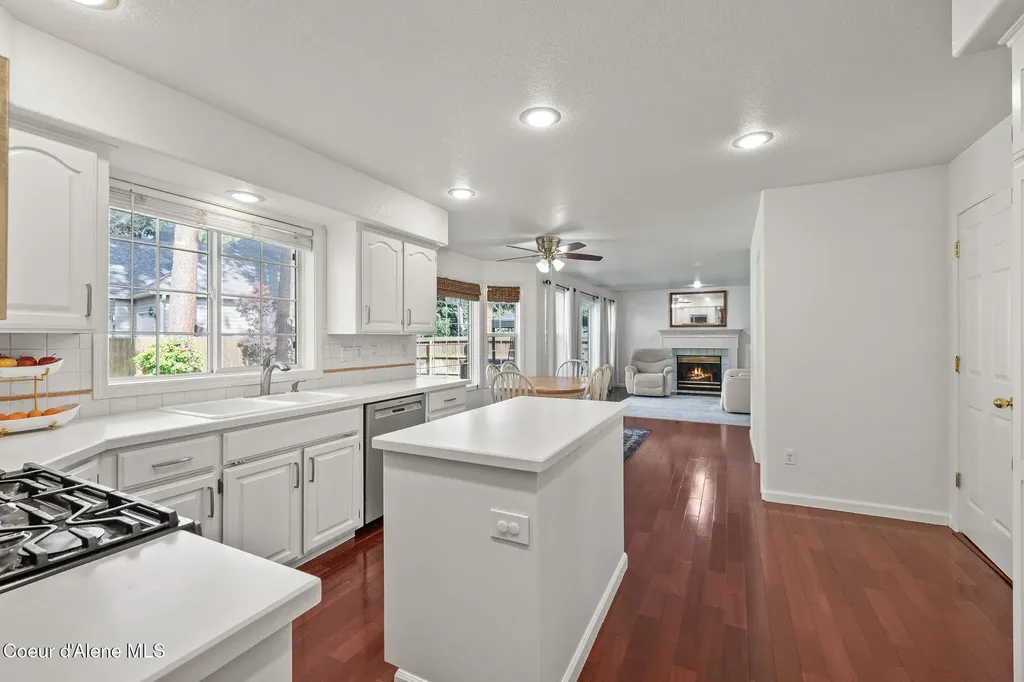 5168 E River Place Post Falls ID 83854