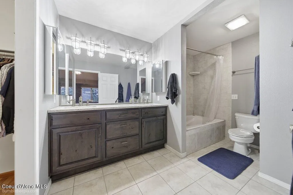 7722 W Clemetson Road Coeur D'alene ID 83814