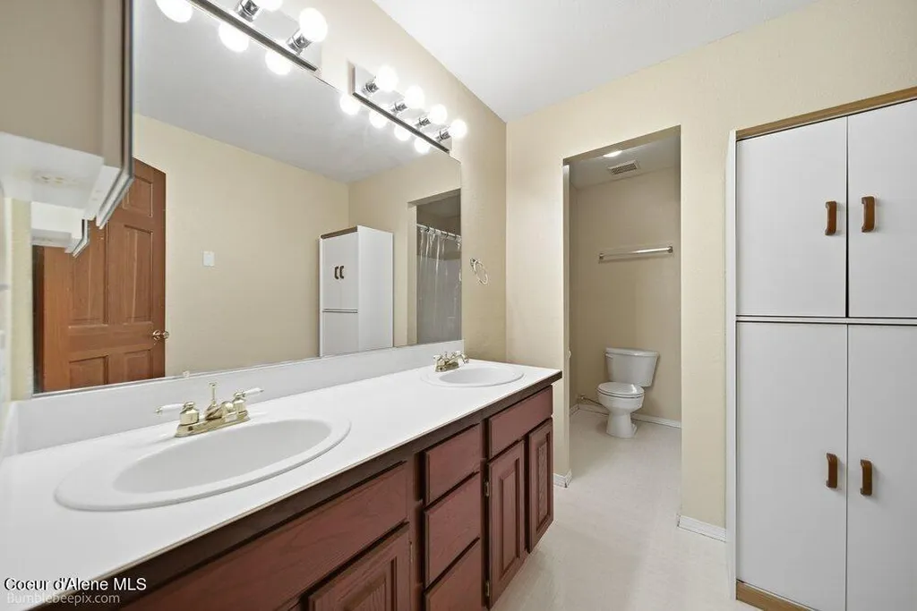 7722 W Clemetson Road Coeur D'alene ID 83814