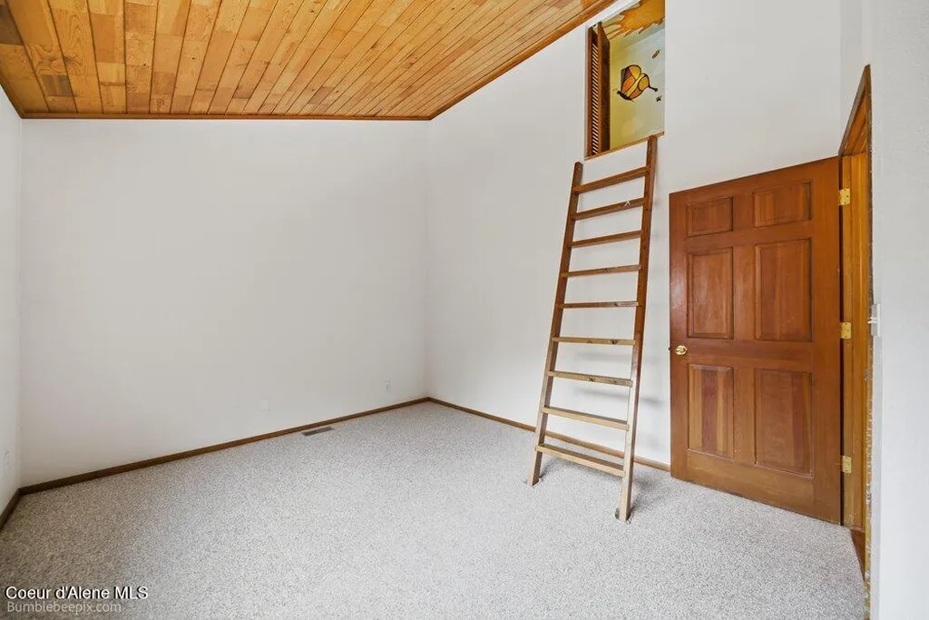 7722 W Clemetson Road Coeur D'alene ID 83814