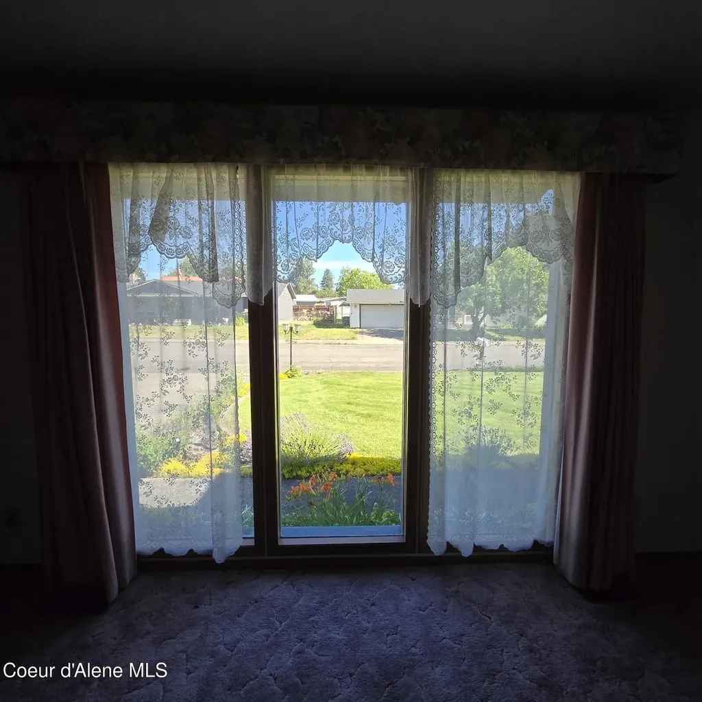 1612 E Plaza Drive Post Falls ID 83854