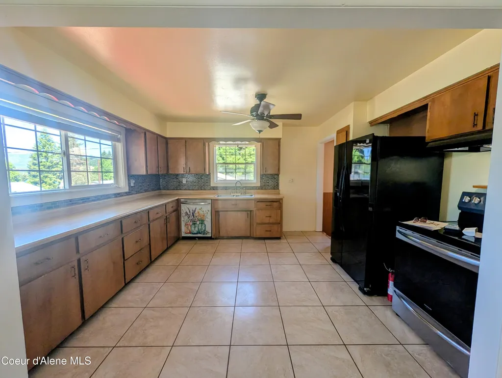 1032 S 3rd Street St. Maries ID 83861