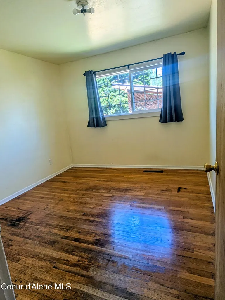 1032 S 3rd Street St. Maries ID 83861