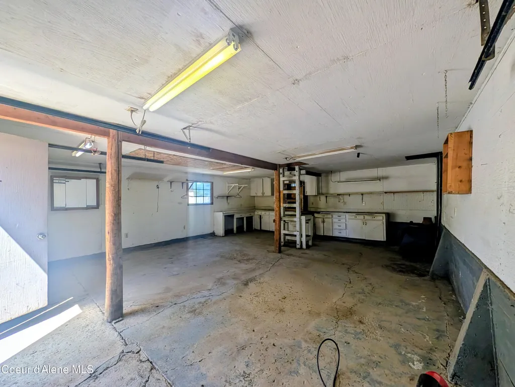 1032 S 3rd Street St. Maries ID 83861