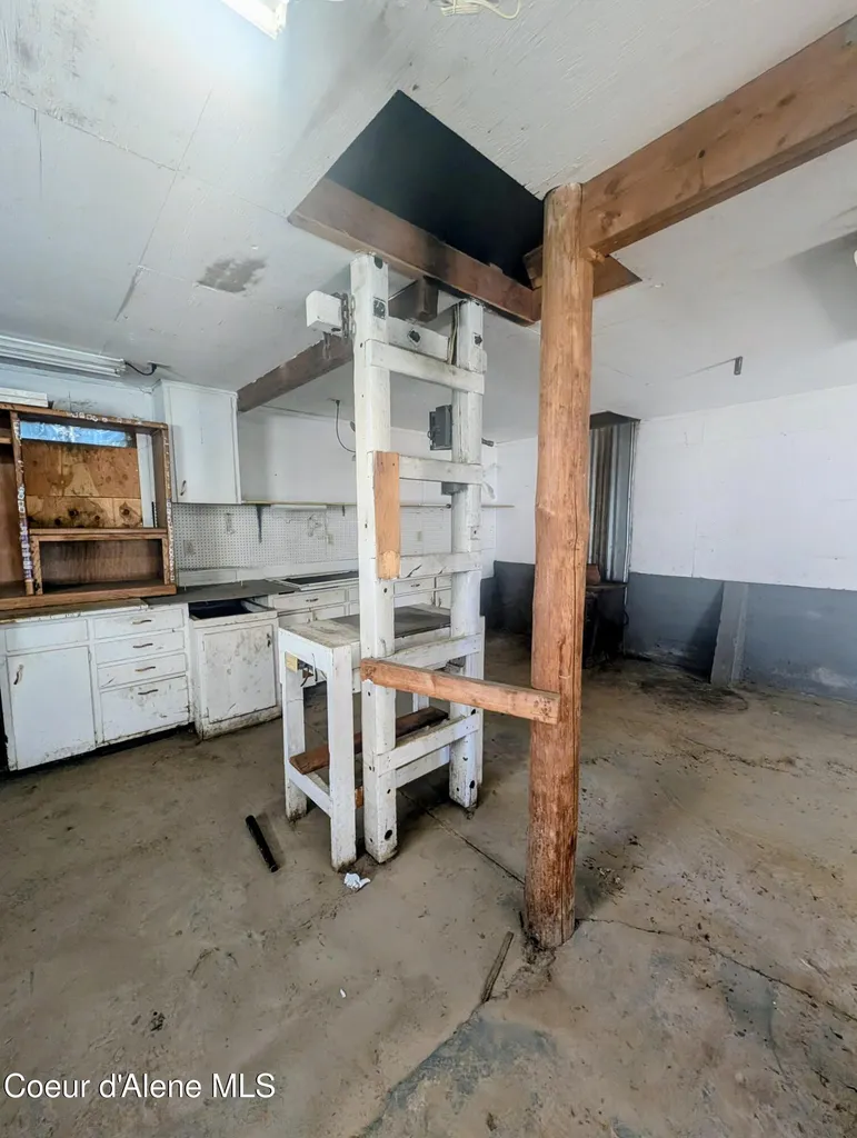 1032 S 3rd Street St. Maries ID 83861
