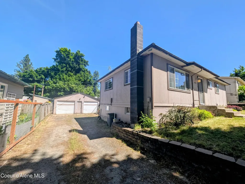 1032 S 3rd Street St. Maries ID 83861