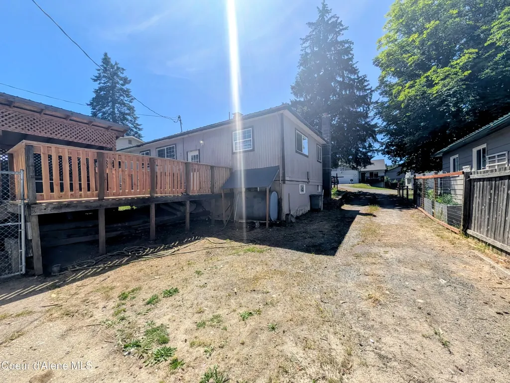 1032 S 3rd Street St. Maries ID 83861