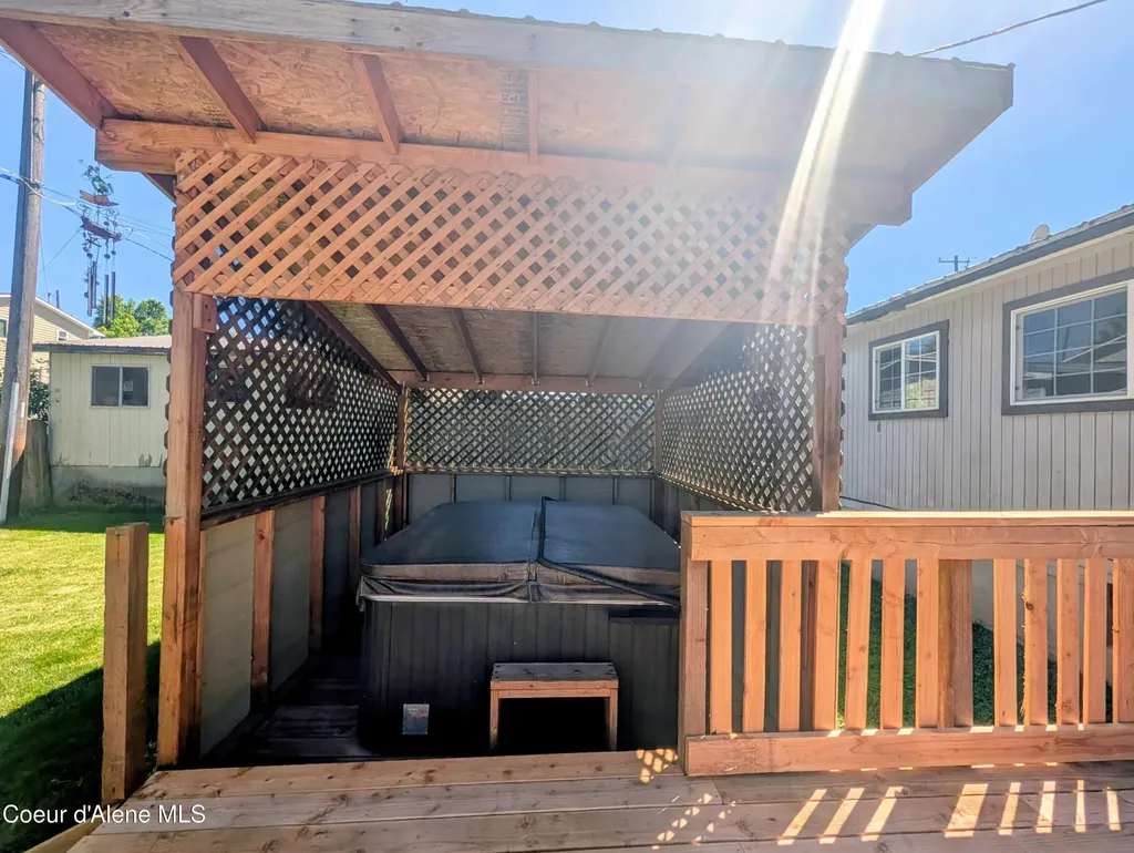 1032 S 3rd Street St. Maries ID 83861