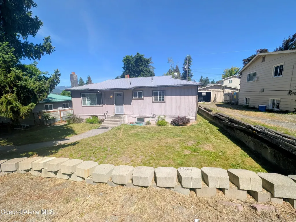 1032 S 3rd Street St. Maries ID 83861