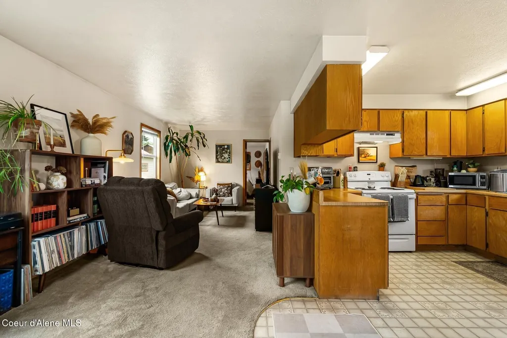 353 E Beardmore Avenue Priest River ID 83856
