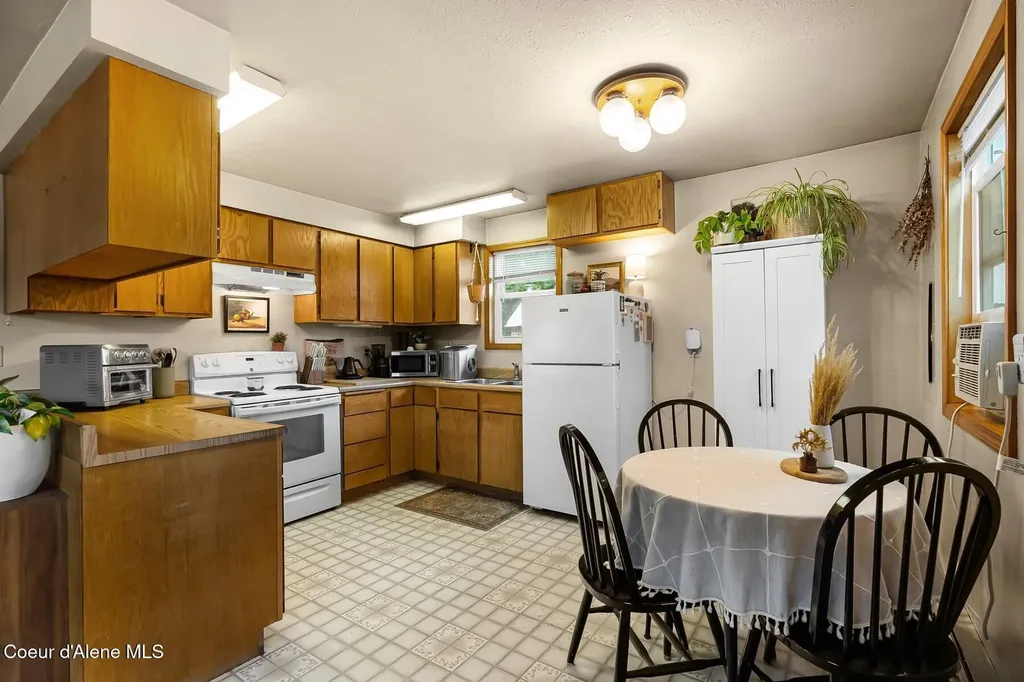 353 E Beardmore Avenue Priest River ID 83856