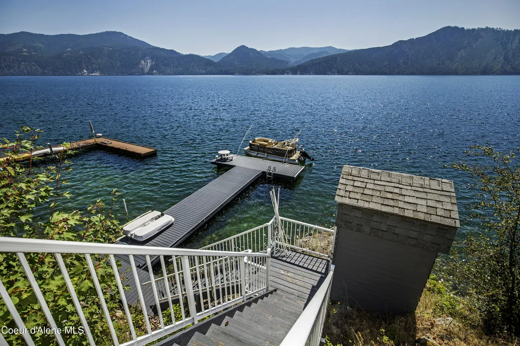 100 Grandview Lane Bayview ID 83803