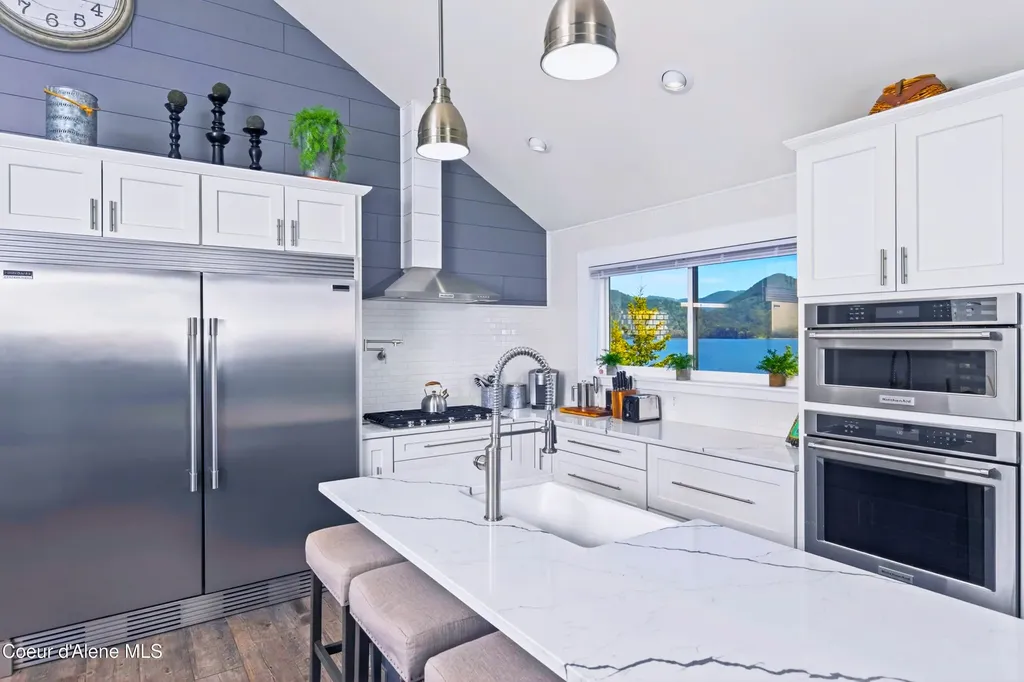 100 Grandview Lane Bayview ID 83803