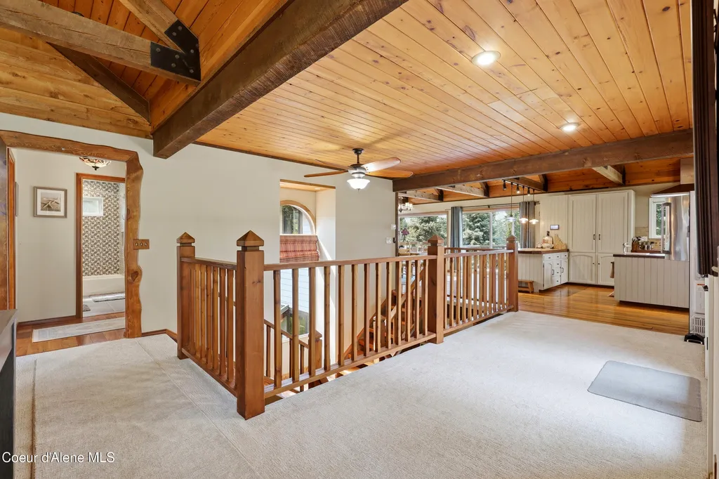 1542 Peninsula Road Hope ID 83836