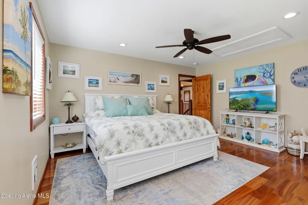 1542 Peninsula Road Hope ID 83836