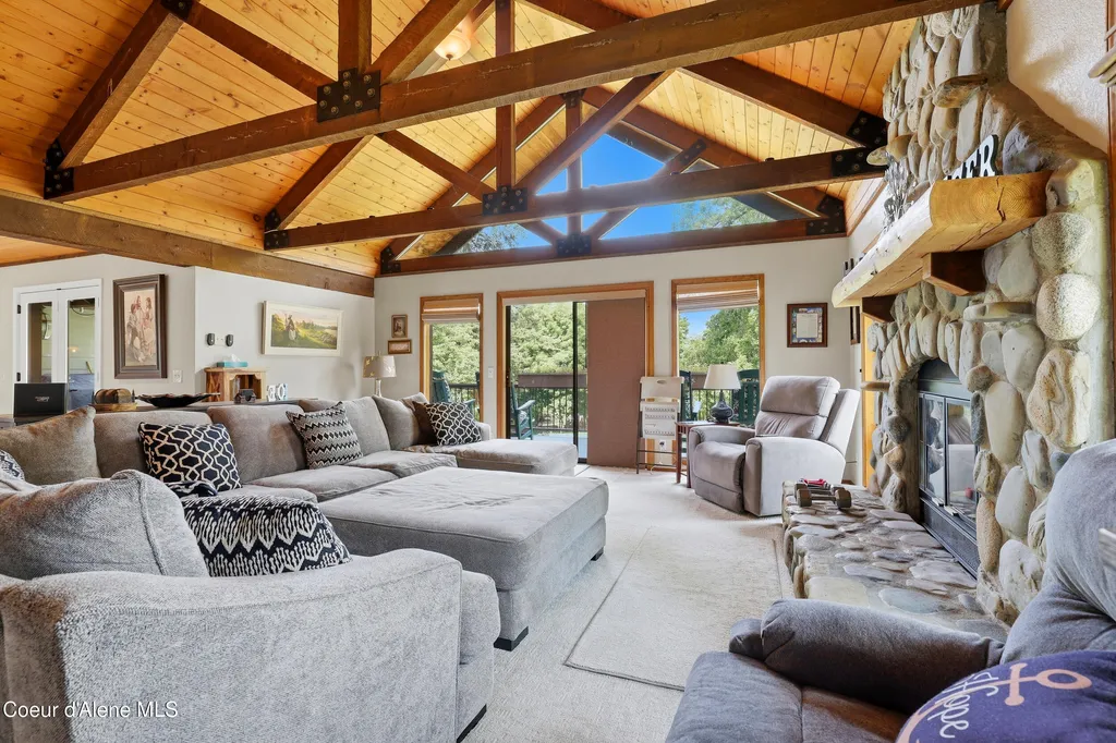 1542 Peninsula Road Hope ID 83836