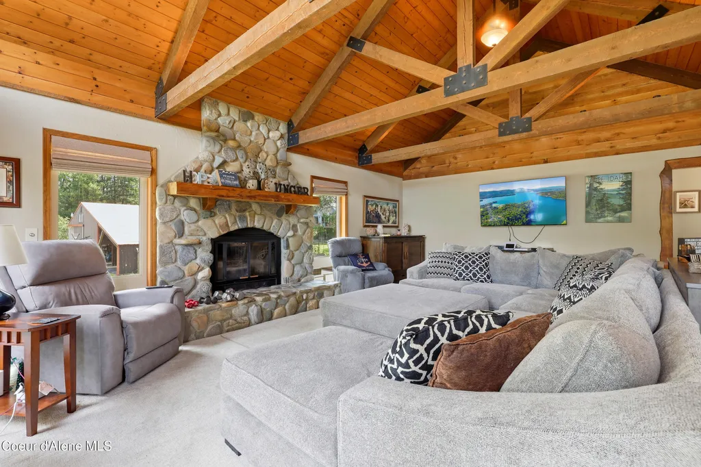 1542 Peninsula Road Hope ID 83836