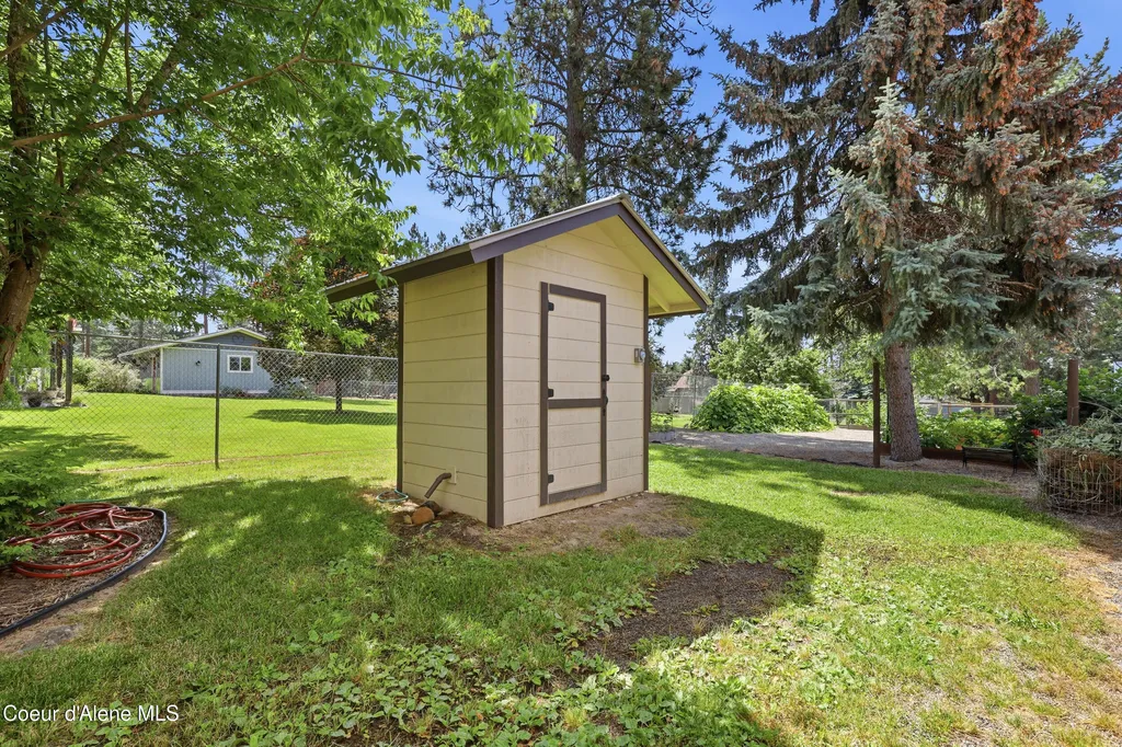 1542 Peninsula Road Hope ID 83836