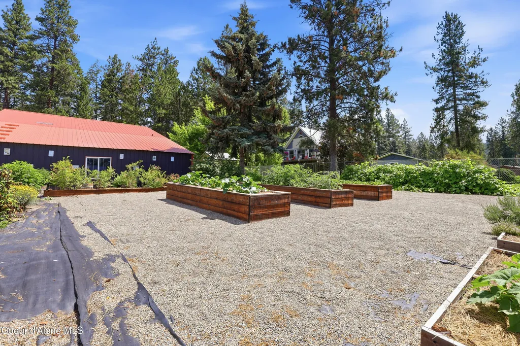 1542 Peninsula Road Hope ID 83836