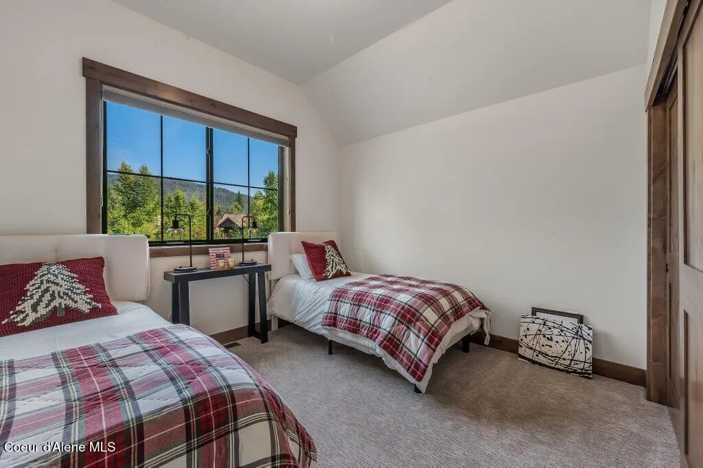 107 Oxbow Road Sandpoint ID 83864
