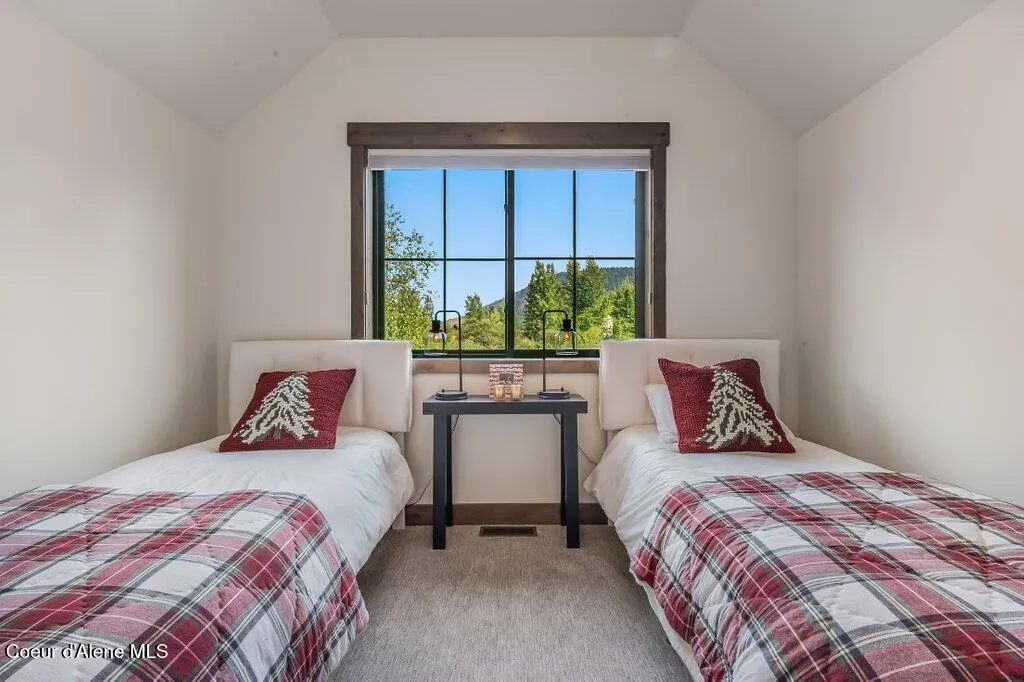 107 Oxbow Road Sandpoint ID 83864