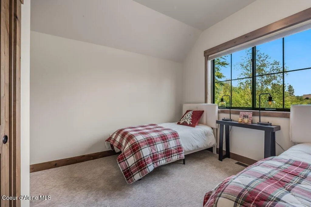 107 Oxbow Road Sandpoint ID 83864