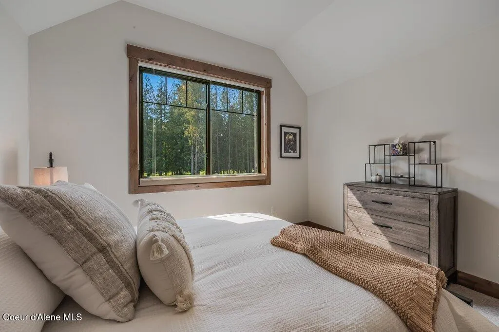 107 Oxbow Road Sandpoint ID 83864