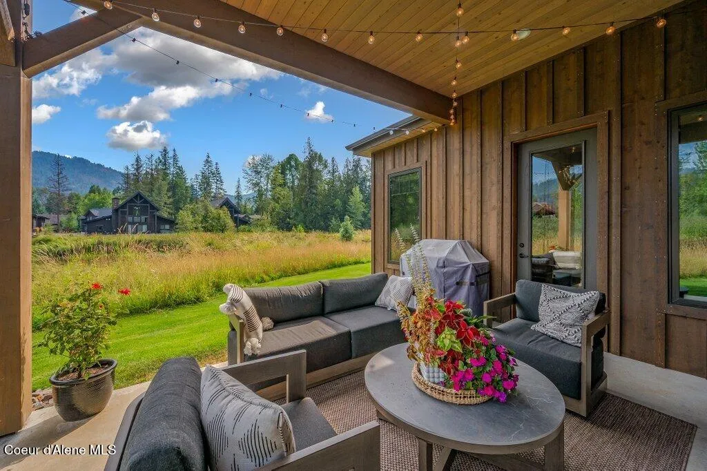 107 Oxbow Road Sandpoint ID 83864